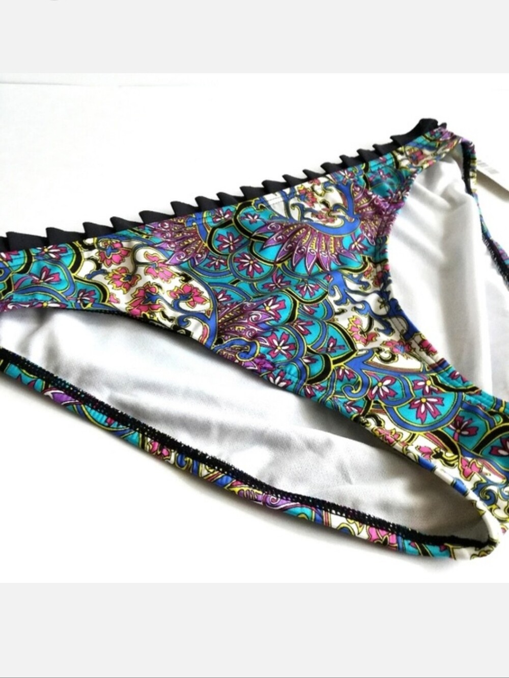 Kenneth Cole NWT Hipster Funky Print Bikini Bottoms W/Ruffle Trim, Size XL